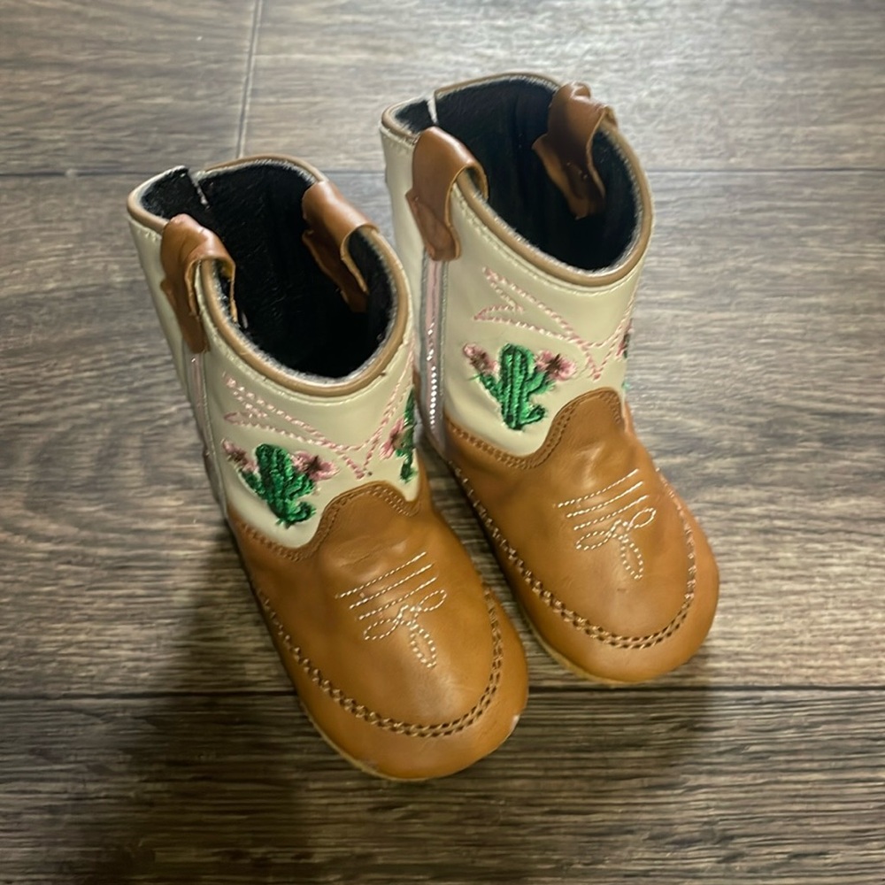Lil Boot Barn Booties Size 2